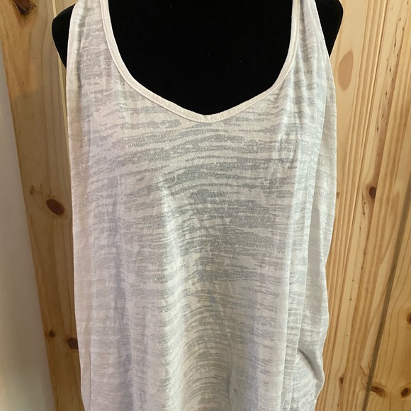 BUNDLE: 3 tanks!! - Picture 5 of 9